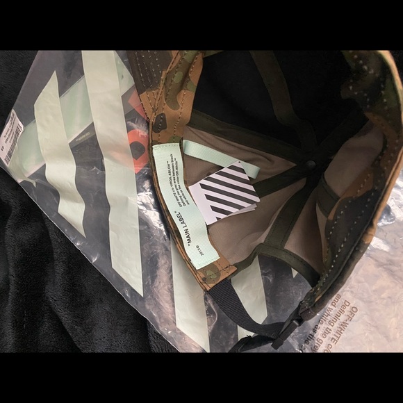 Off white camo hat - Picture 3 of 3